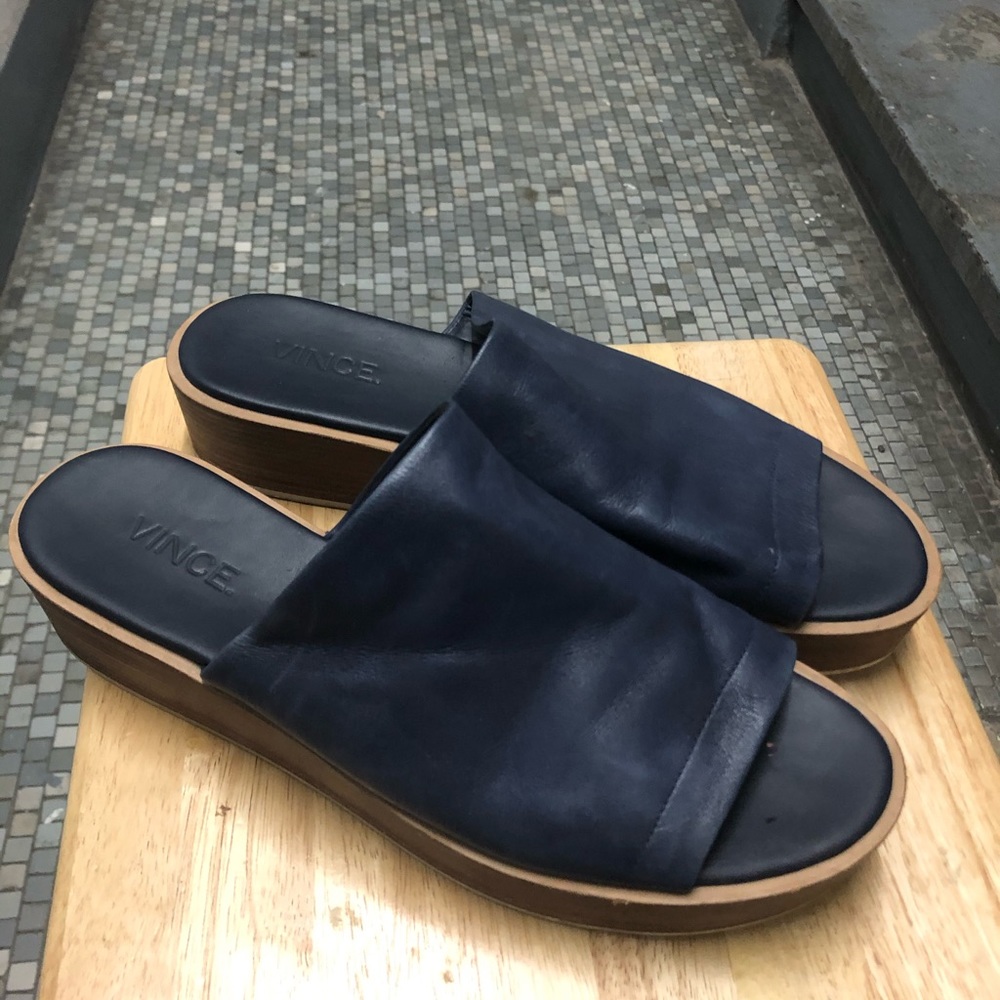 Vince Saskia Navy Sandals Size 9.5